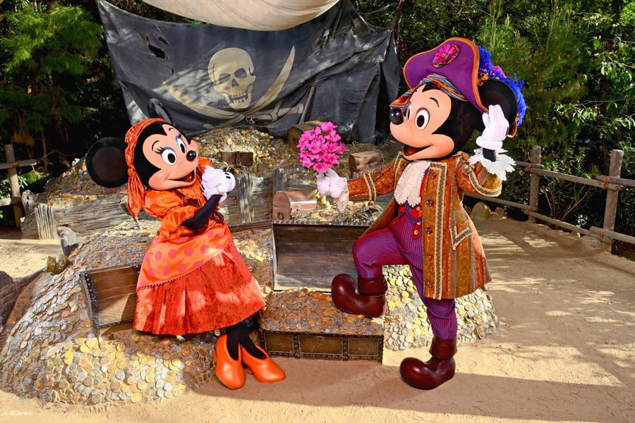 Ahoy! Pirate-themed Photos from Disney PhotoPass Service