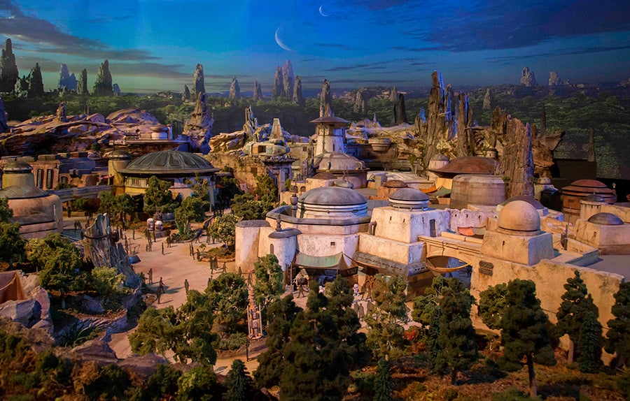 Star Wars: Galaxy’s Edge at Disney Parks