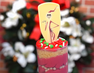 Sandy Claws Cake Push-Pop at Mickey’s Very Merry Christmas Party