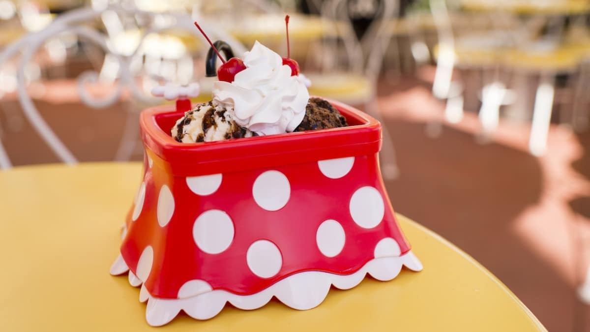 Minnie Kitchen Sink from Plaza Ice Cream Parlor for Mickey & Minnie’s Surprise Celebration at Magic Kingdom Park