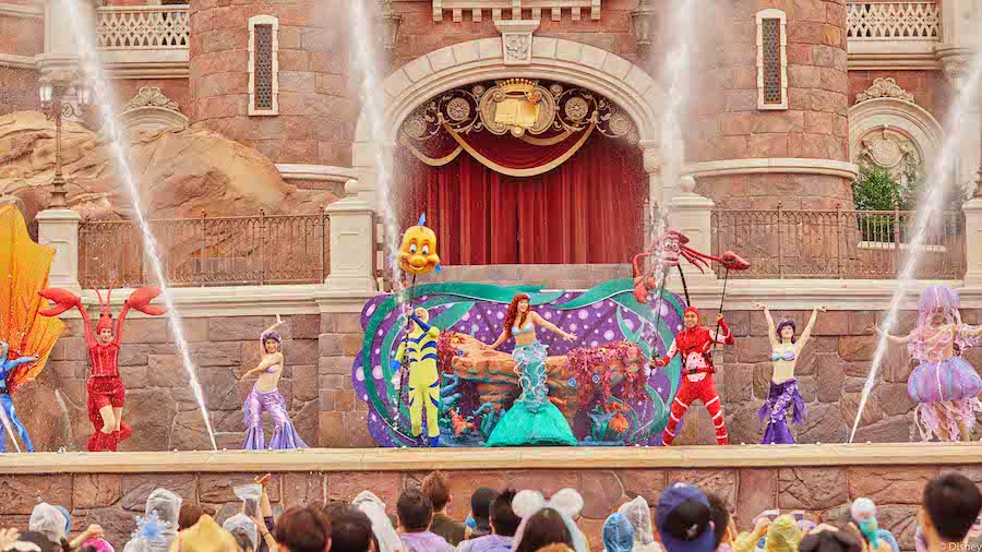 Shanghai Disneyland’s “Summer Blast” Castle Show