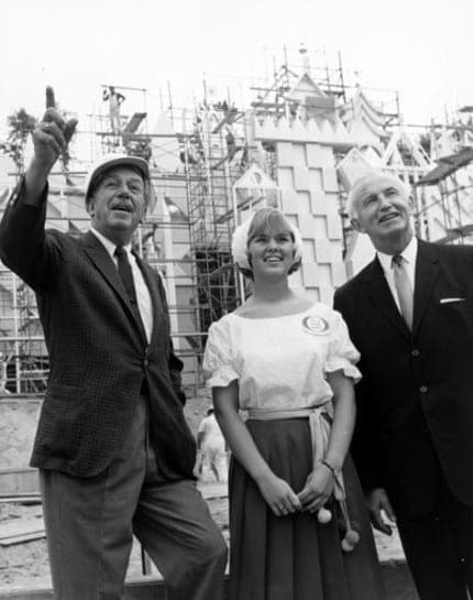 walt_disney_small_world_construction