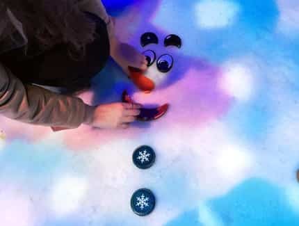 Building a Snowman Frozen Fun