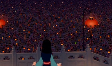 Crowd bowing to Mulan