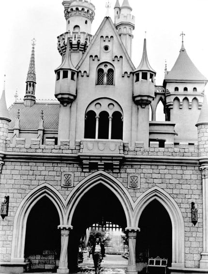 Walt-at-Disneyland
