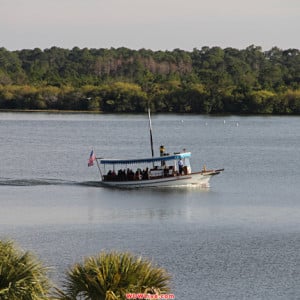 walt-disney-world-boat-ipad-1