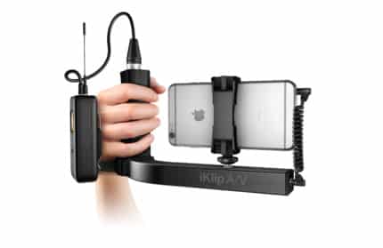 iklip av iph6 cable v2 front34 hand opt