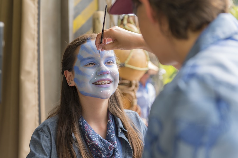 Avatar Maker at Disney Pandora World of Avatar -Toddler Becomes a Navi  Action Figure! 