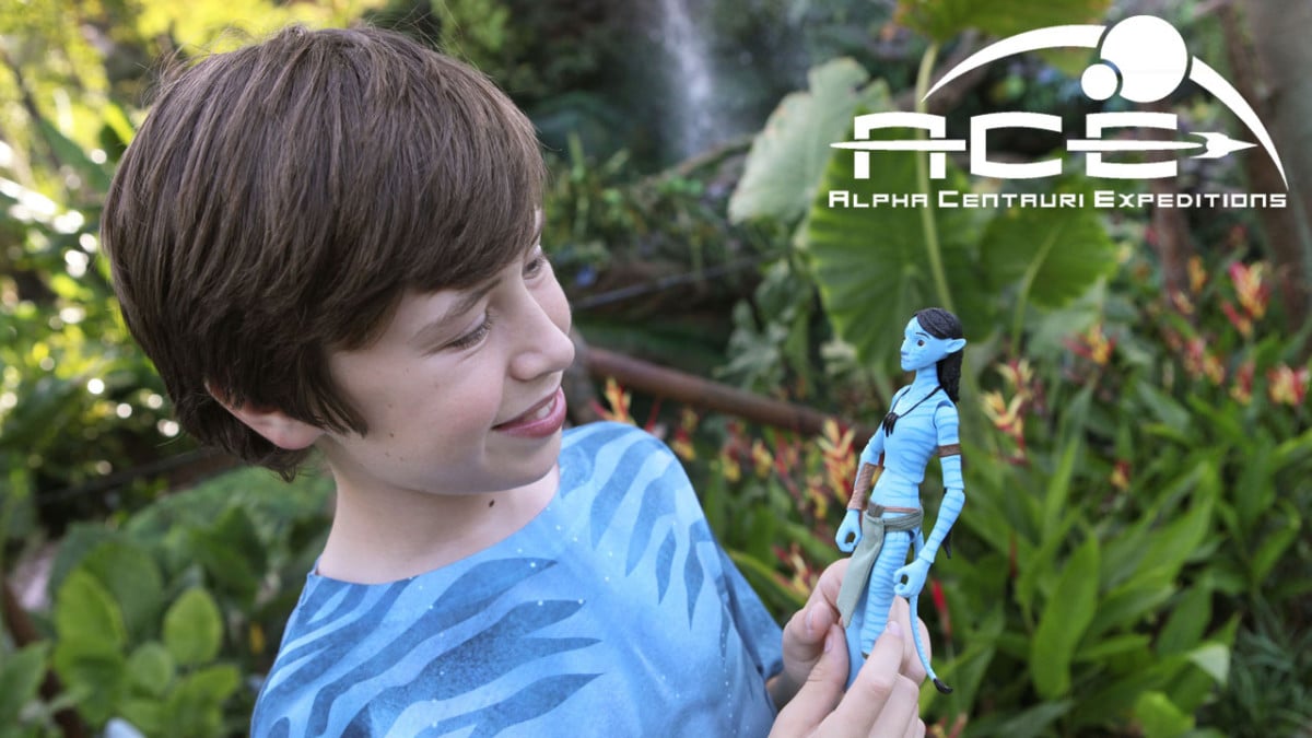 Avatar Maker at Disney Pandora World of Avatar -Toddler Becomes a Navi  Action Figure! 