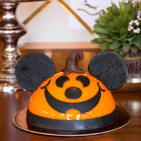 Pumpkin Mickey Character Dome Cake