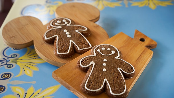 utmz | The Main Street Mouse Gingerbread Man Cookies at Disneyland Resort