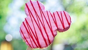 Valentine’s Day Mickey-shaped Crispy at Disneyland Resort