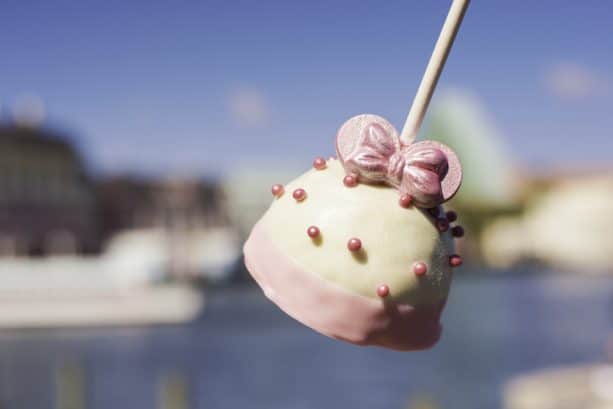 Millennial Pink Pop at BoardWalk Bakery at Disney’s BoardWalk