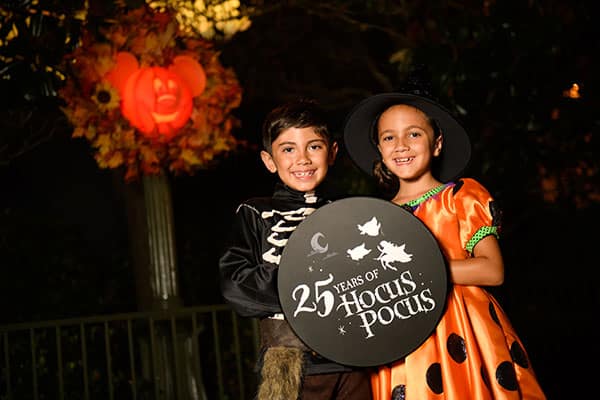 Run Amuck with Photos from the Hocus Pocus Villain Spelltacular at Magic Kingdom Park Kids enjoying the Hocus Pocus Villain Spelltacular at Magic Kingdom Park