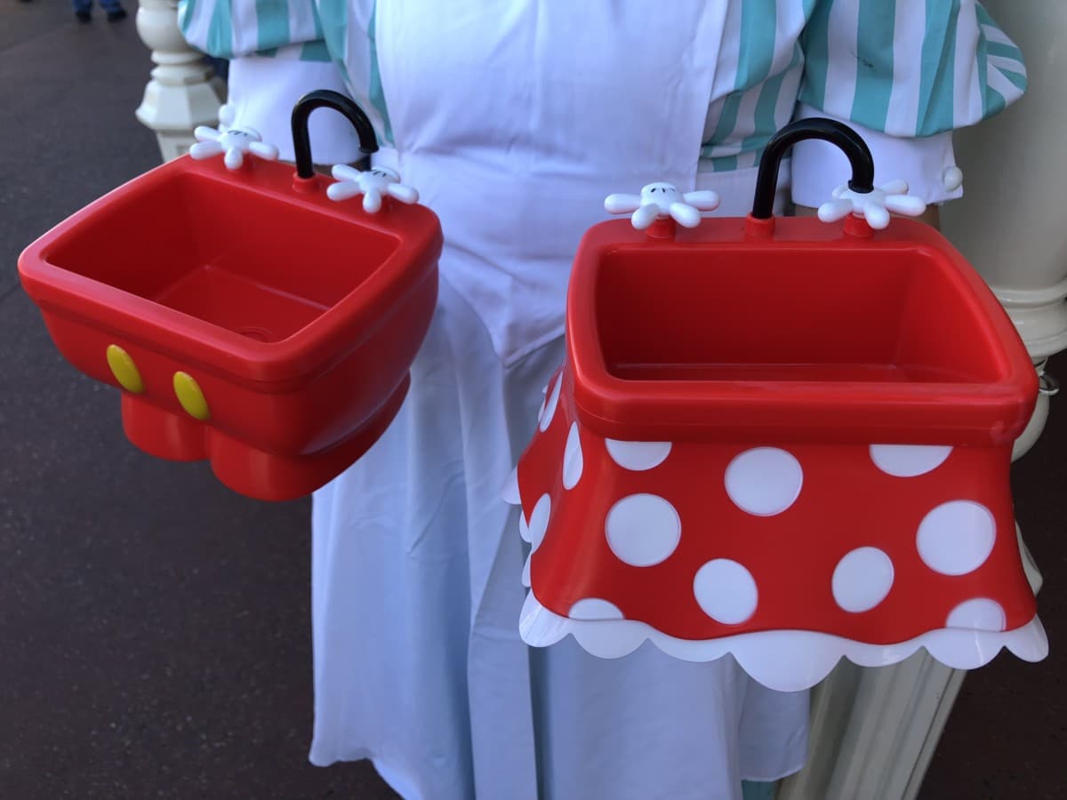 minnie kitchen sink disneyland