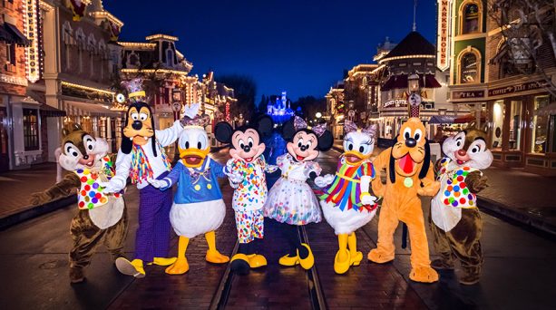 Mickey Mouse and pals in new fashionable outfits