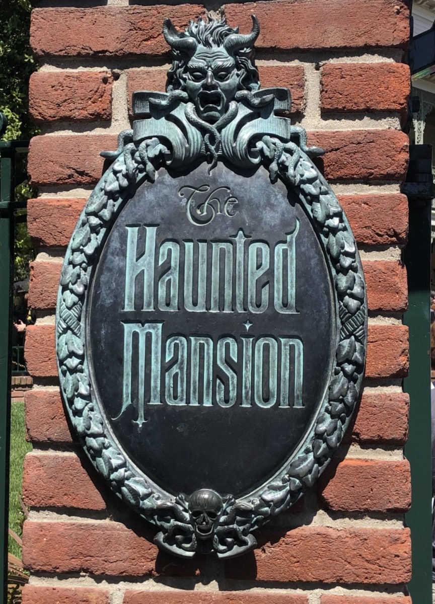 What Is The Pepper’s Ghost Effect Inside The Haunted Mansion