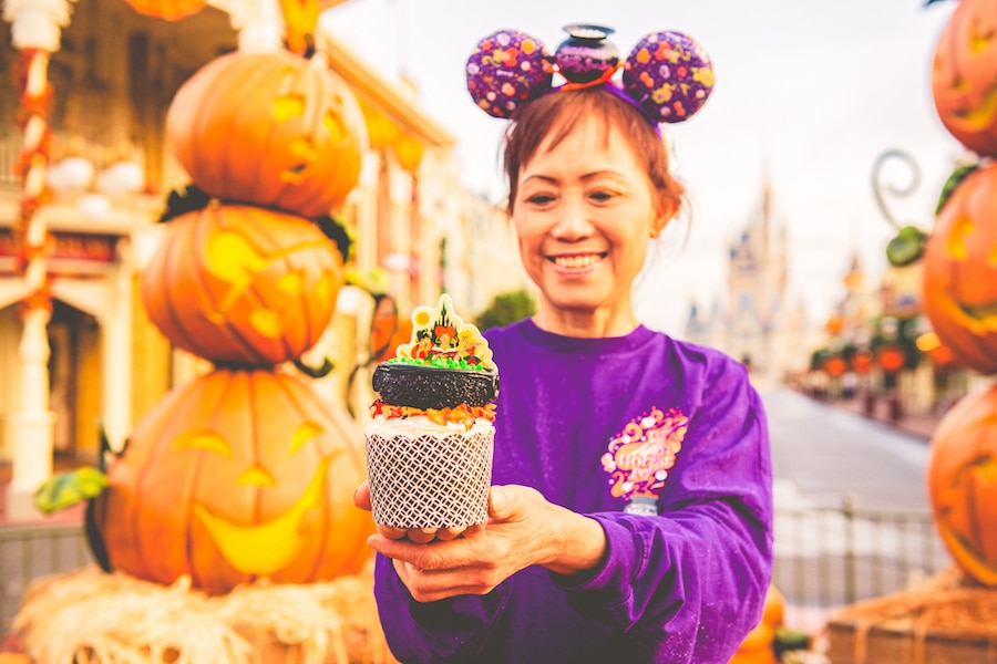 Amuck, Amuck, Amuck Cupcake from Main Street Bakery for Mickey’s Not-So-Scary Halloween Party at Magic Kingdom Park