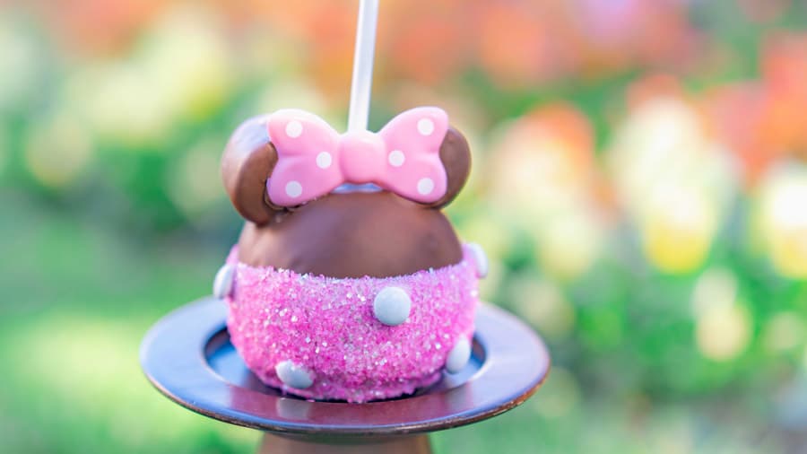 Pink Minnie Candy Apple for Valentine’s Season at Disneyland Resort
