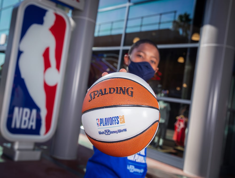 NBA Experience Make History Collection - mini Spalding basketball.