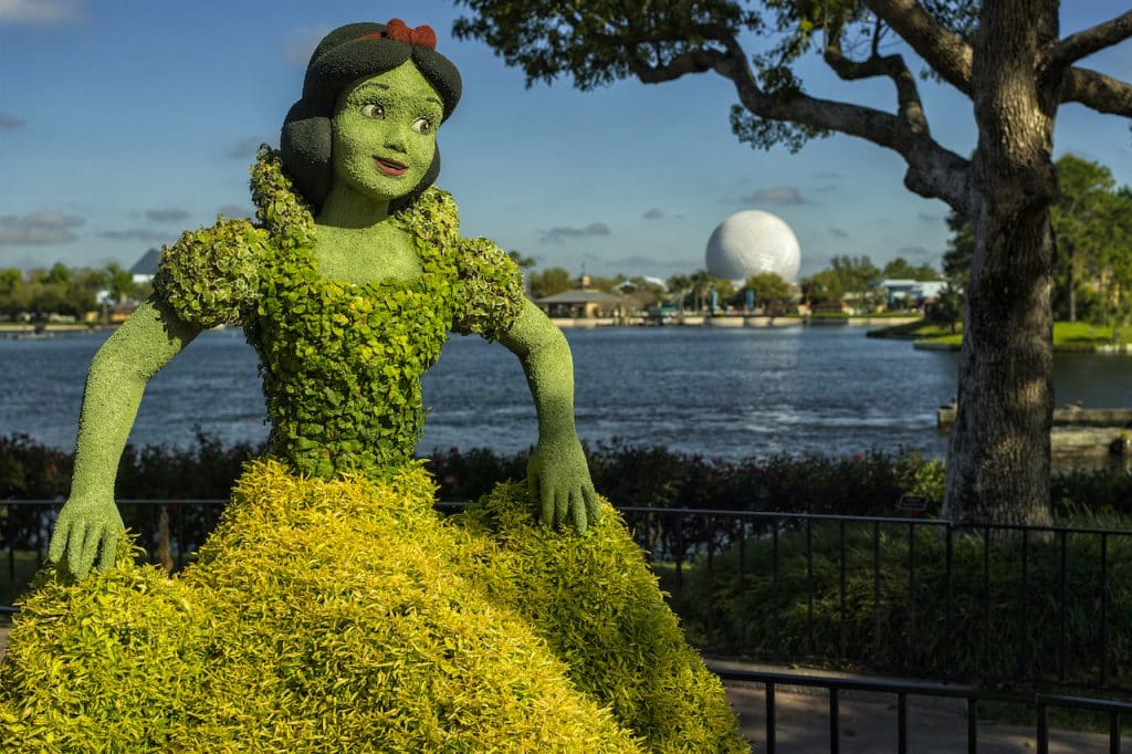 Snow White Topiary at Epcot