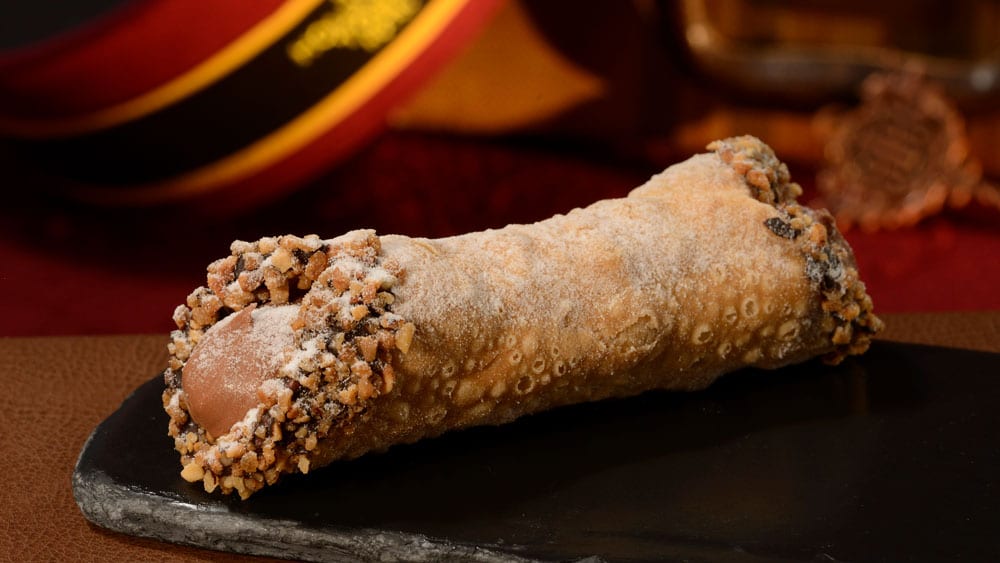 Hazelnut Crunch Cannoli at Pizzerizzo