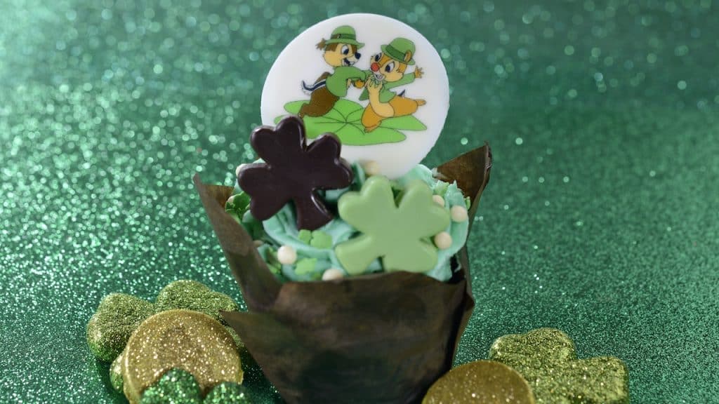 | The Main Street Mouse St Patrick Cupcake from Roaring Fork at Disneys Wilderness Lodge