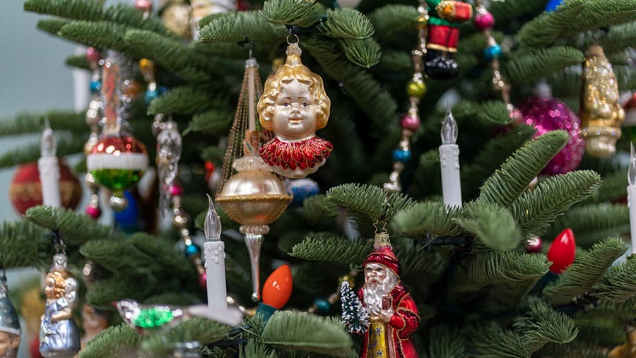 Christmas tree ornament holiday decorations Plaza Point Holiday store
