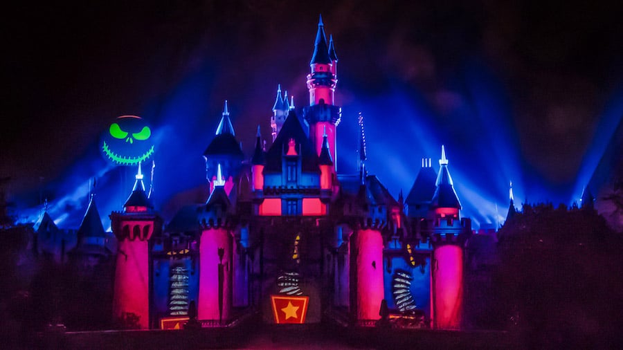 "Halloween Screams" at Disneyland park