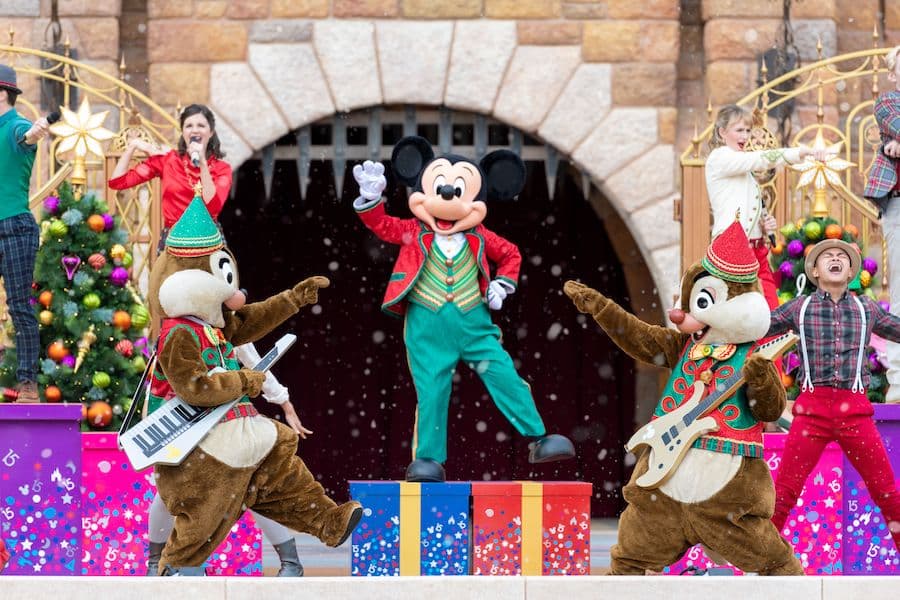 “A Disney Christmas” at Hong Kong Disneyland