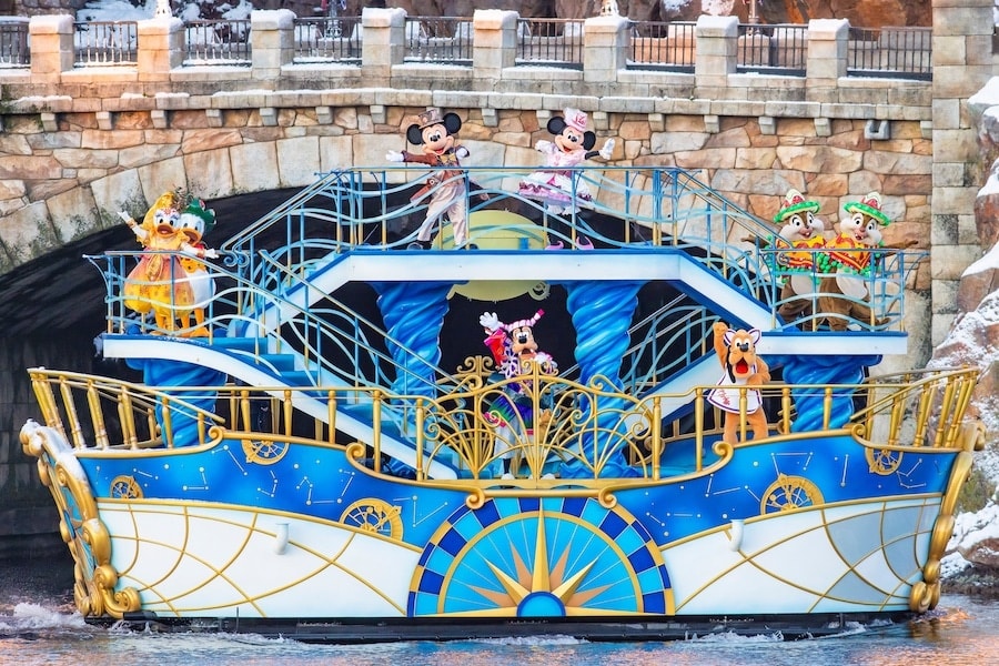 “Minnie & Friends Harbor Greeting: Totally Minnie Mouse” at Tokyo DisneySea