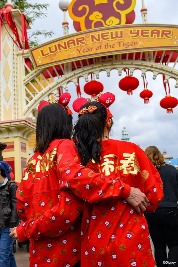 Rosalie Chiang and her mom at Disney California Adventure park