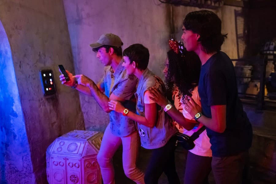 Guests using MagicBand+