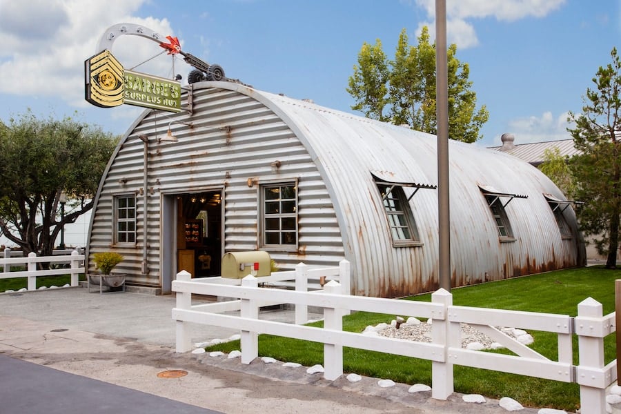 Sarges Surplus Hut in Cars Land