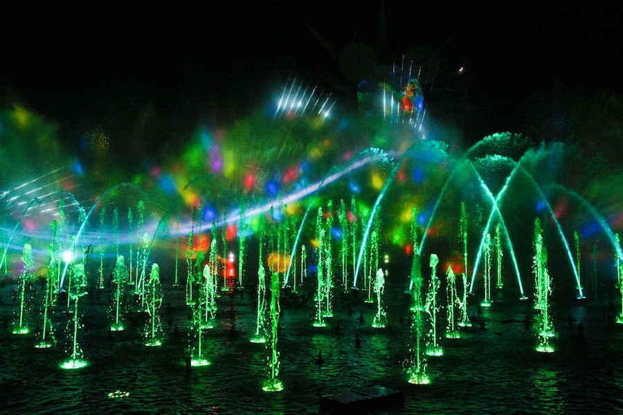 “World of Color - Season of Light”