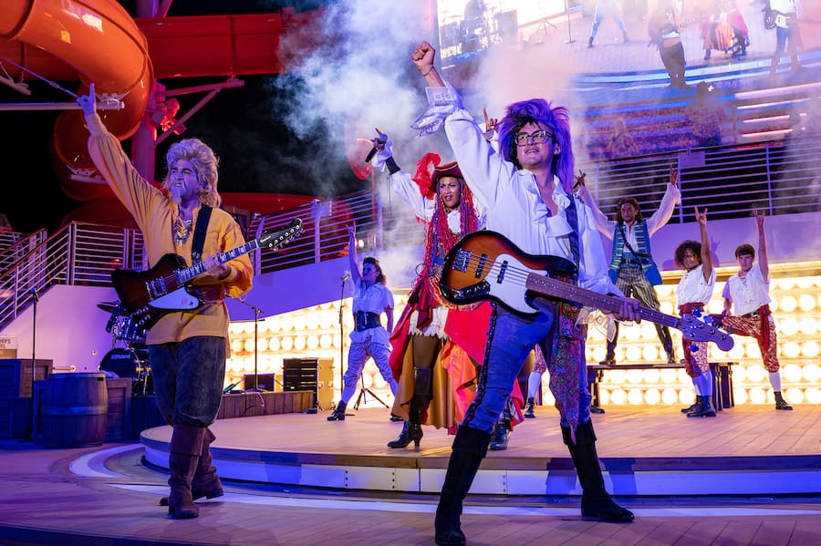 Pirates in Nighttime Entertainment on the Disney Wish