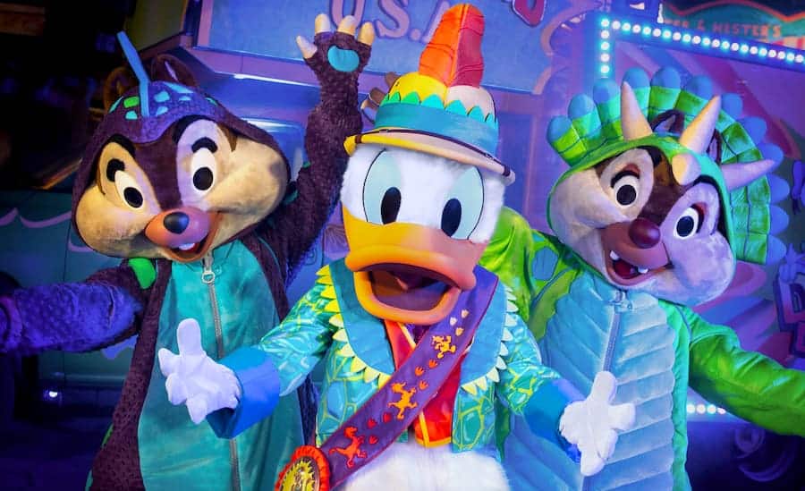 Donald Duck, Chip and Dale in DinoLand U.S.A.