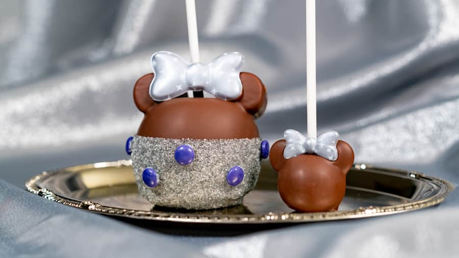 Minnie Mouse Apple and Minnie Cake Pop at Candy Palace Candy Kitchen and Pooh Corner in Disneyland