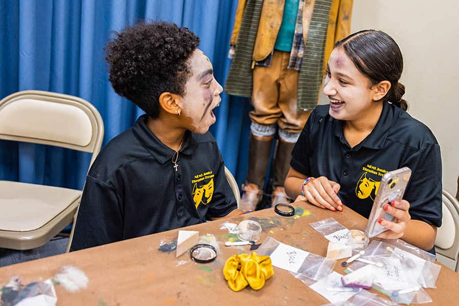 Florida Theater Students Reacting to Ghostly Makeup
