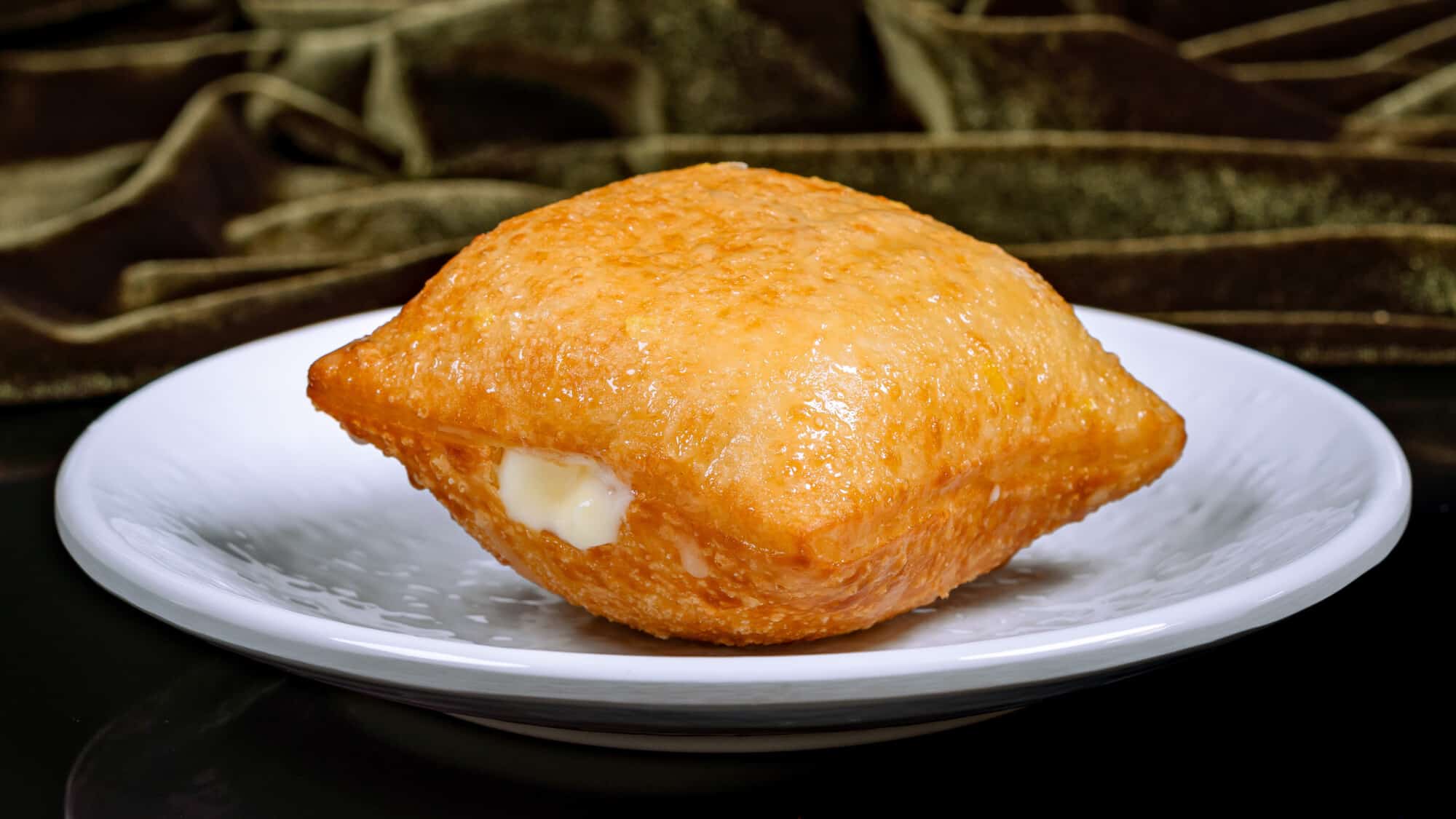 Tianas Palace Menu Item Housefilled Beignet | The Main Street Mouse