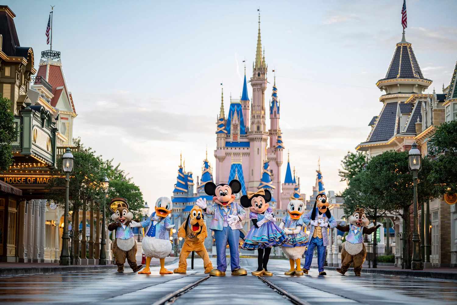 waltdisneyworld50thanniversarycharactersWDWFIFTY06215f5c94aeb5324a26b92a087b9c3ba03f5 | The Main Street Mouse