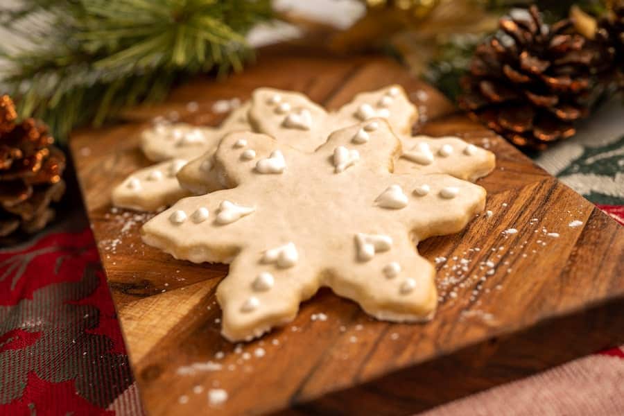 Bourbon-Eggnog Snowflake Cookies from Jock Lindsey’s Hangar Bar at Disney Springs 