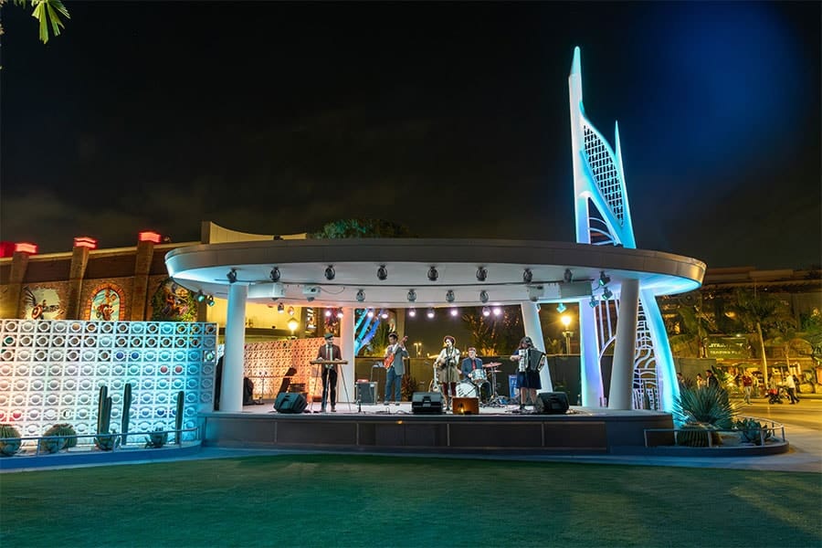 Image of Downtown Disney LIVE! stage and lawn