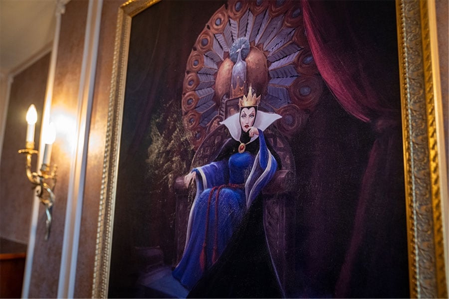Queen from “Snow White and the Seven Dwarfs” artwork in the Royal Banquet at Disneyland Hotel in Paris