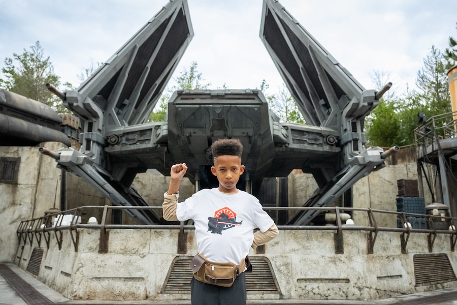 Disney PhotoPass Photoshoot at Walt Disney World Batuu