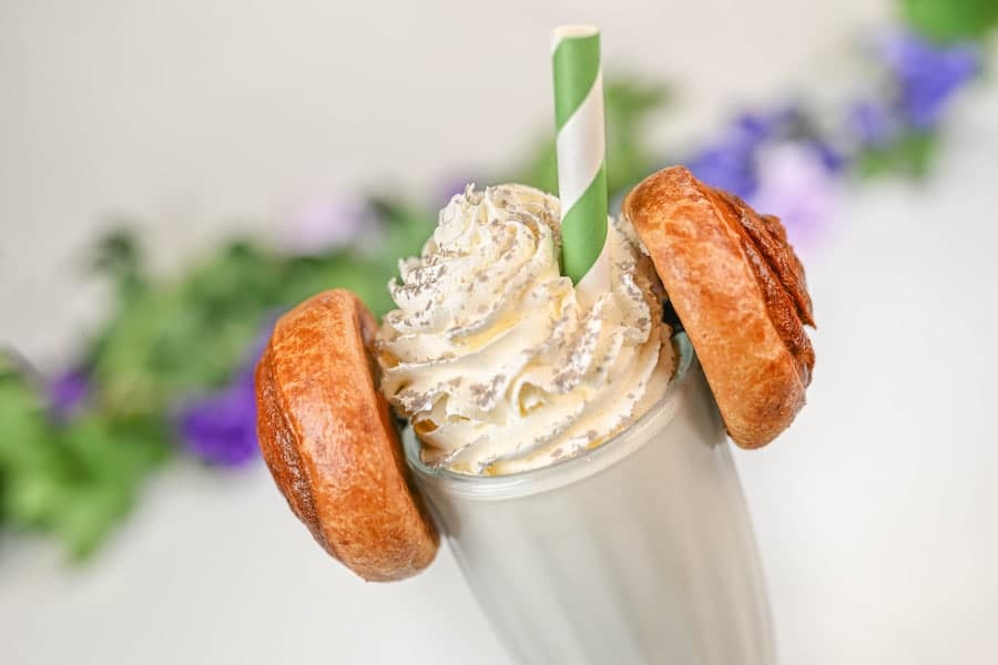 Image of food at Walt Disney World in March 2024 for Women's History Month - Disney's Hollywood Studios, Princess of Alderaan Shake