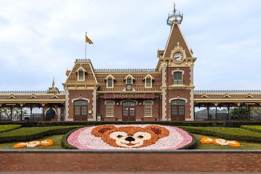 Duffy floral at the Main Street Train Station at Hong Kong Disneyland