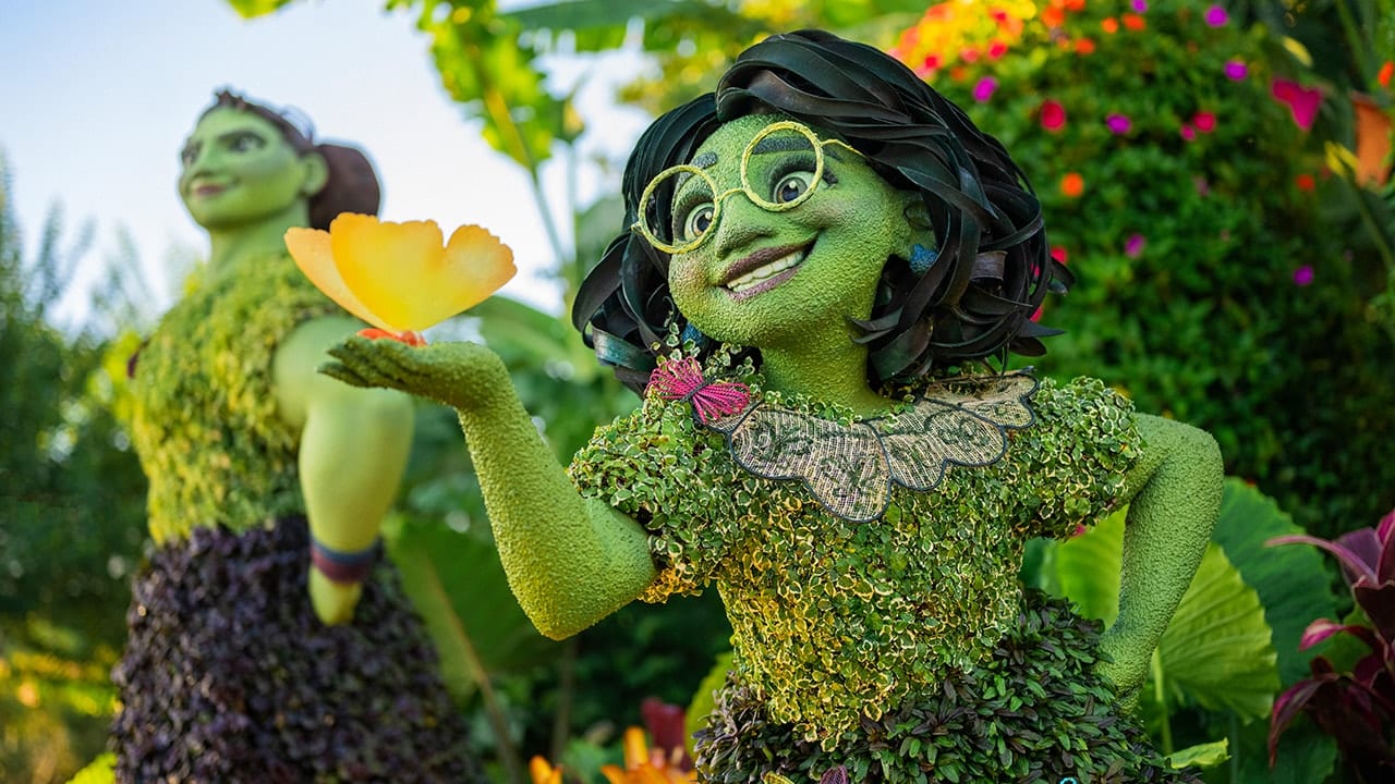 Mirabel topiary | The Main Street Mouse