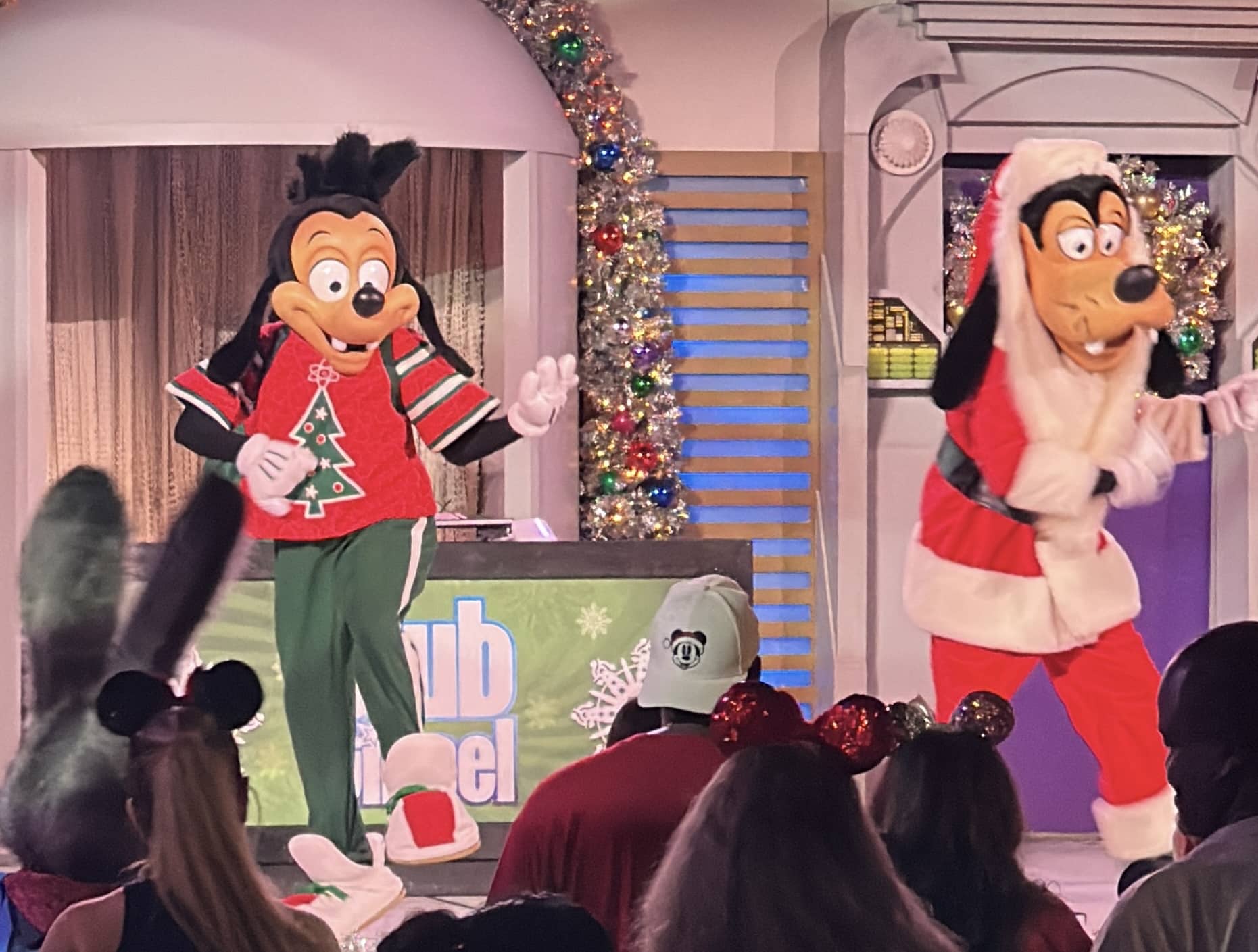 Character cmas