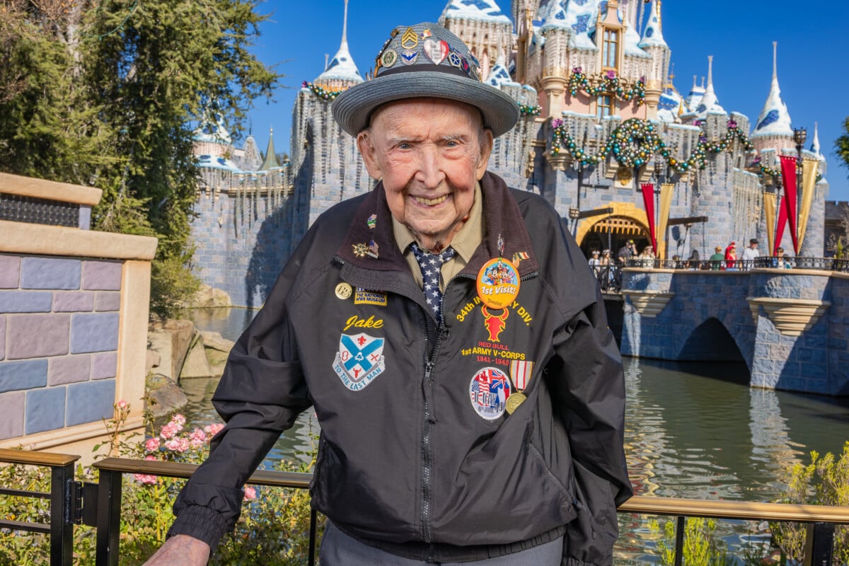 Wwii Vet Honored Dl